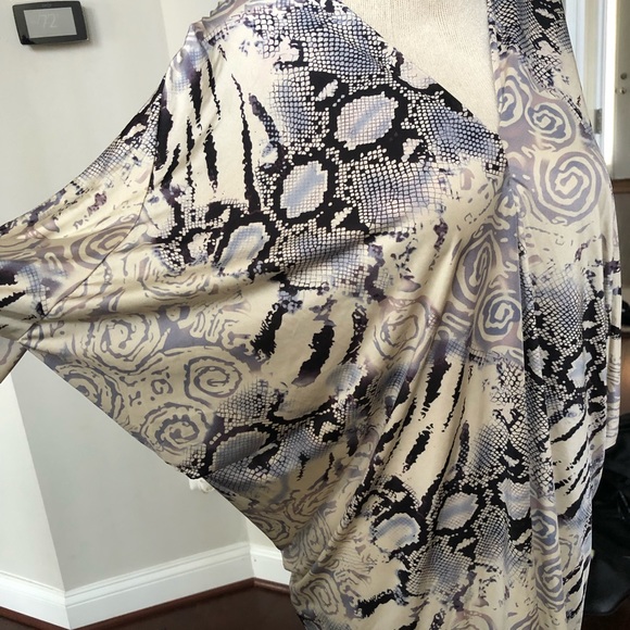 Gorgeous Accentuating Dress - Picture 3 of 6